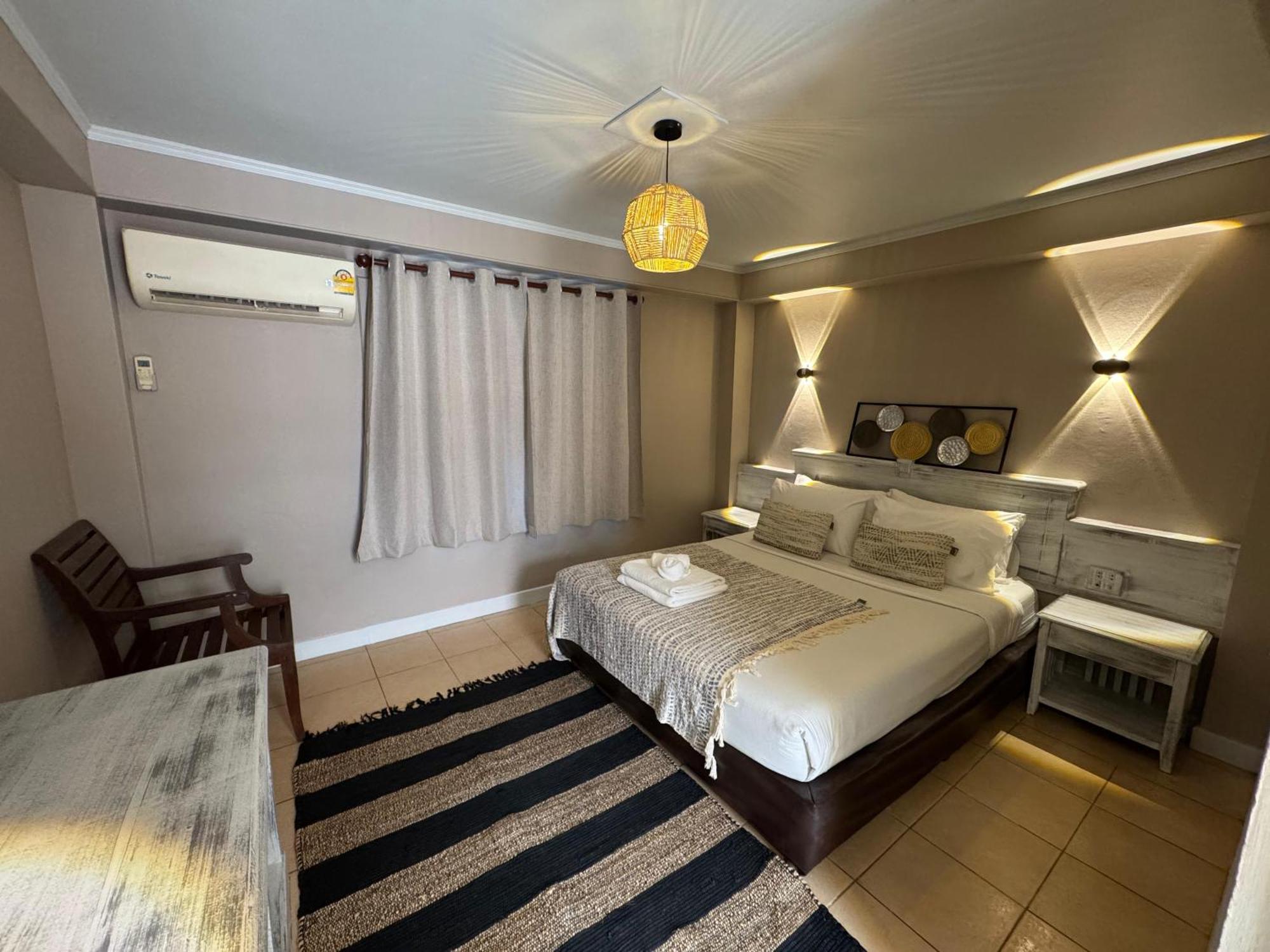 The Taksim Patong Beach Hotel Bagian luar foto